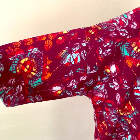 LuLaRoe “IRMA” HIGH-LOW TUNIC OVERSIZED TOP SIZE SMALL🌟NWT🌟 - Picture 4 of 11